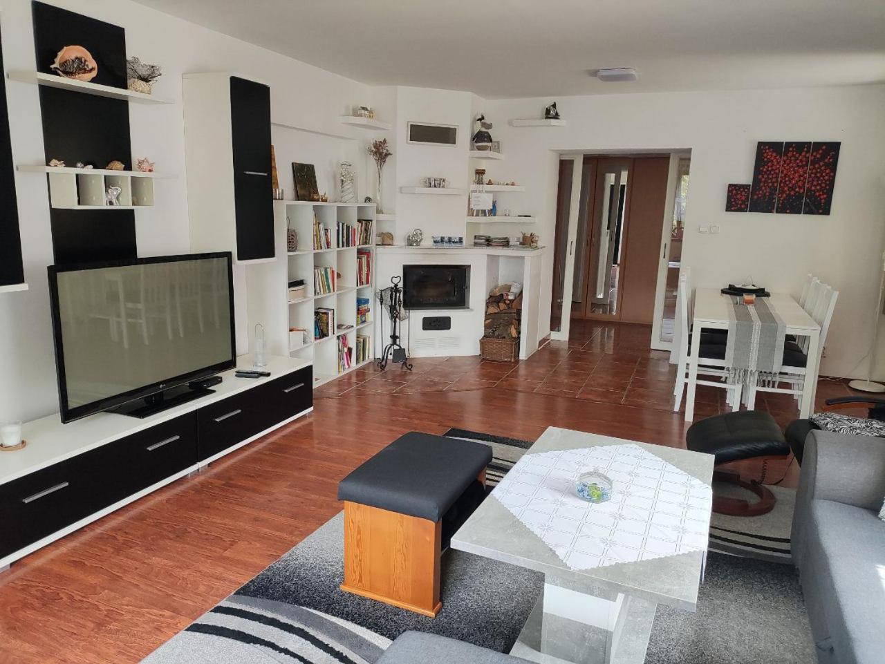 Na Kopci 84 Apartment Stare Krecany ภายนอก รูปภาพ